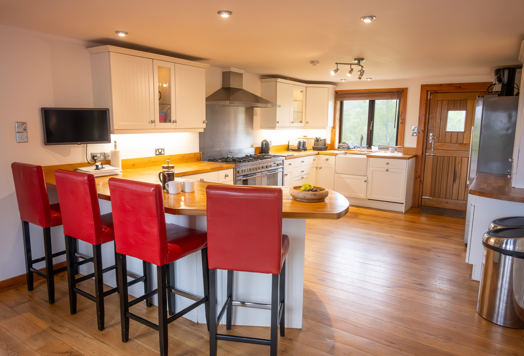 Balnacraig Lodge kitchen and dining space